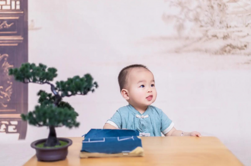 赤壁五个月宝宝可以站吗 赤壁五个月宝宝可以站吗